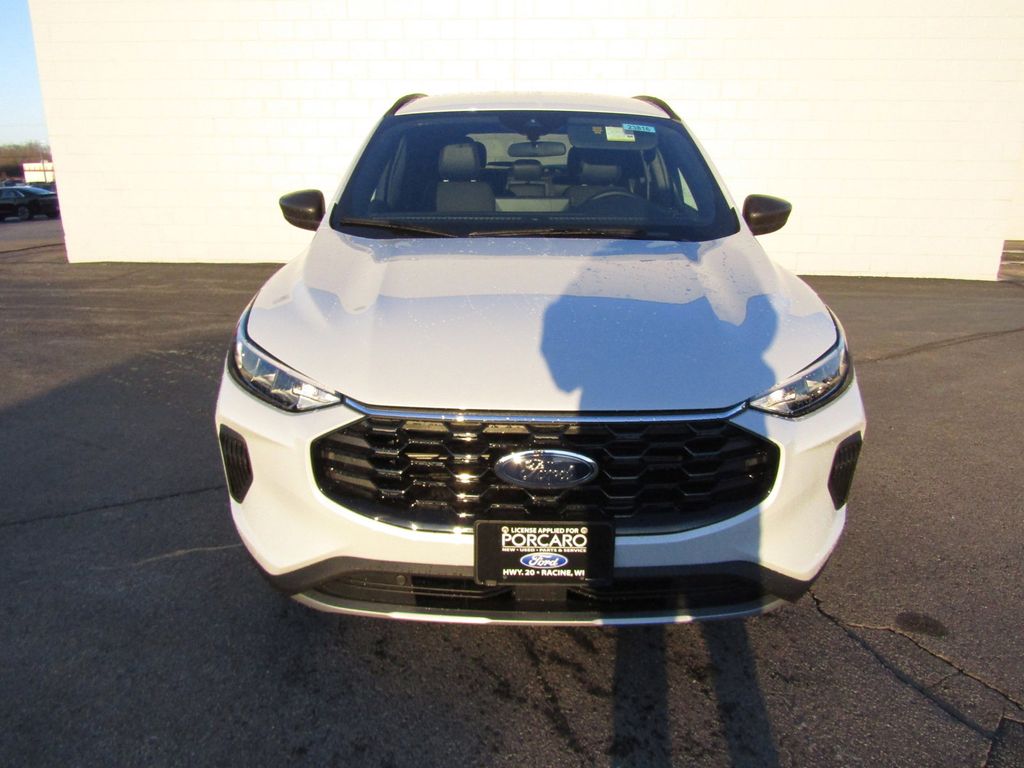 2025 Ford Escape ST-Line photo 3