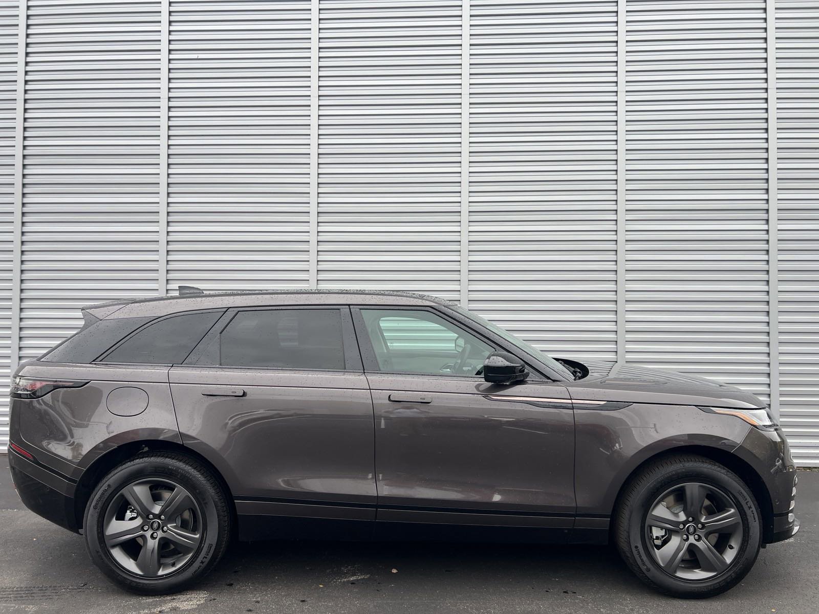 2025 Land Rover Range Rover Velar SE photo 6