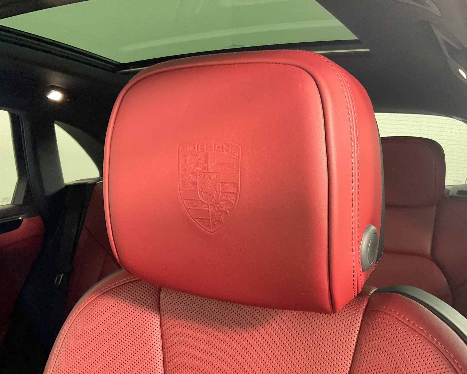 2024 Porsche Macan S photo 16