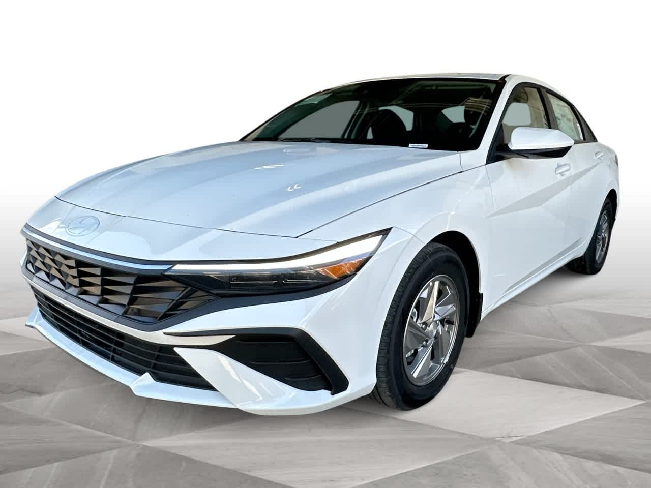 2025 Hyundai Elantra SE photo 4