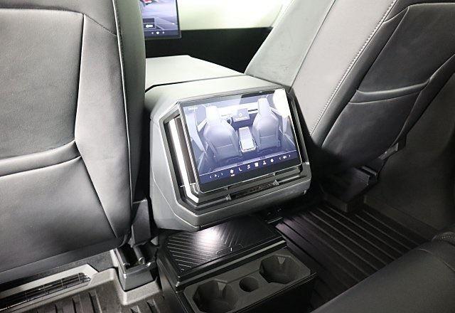 2024 Tesla Cybertruck photo 17