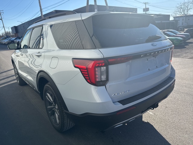 2026 Ford Explorer photo 4