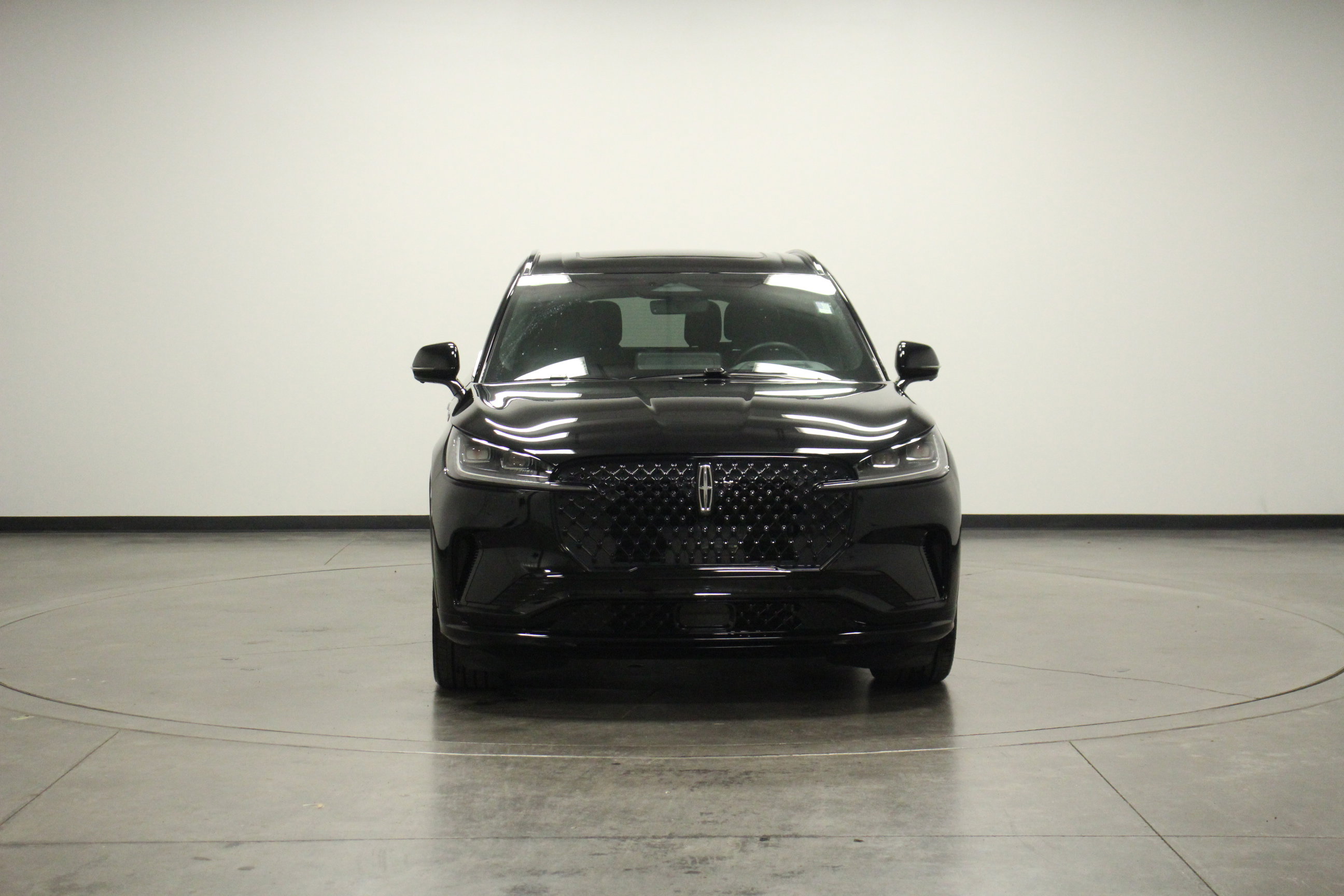 2025 Lincoln Aviator Black Label photo 2