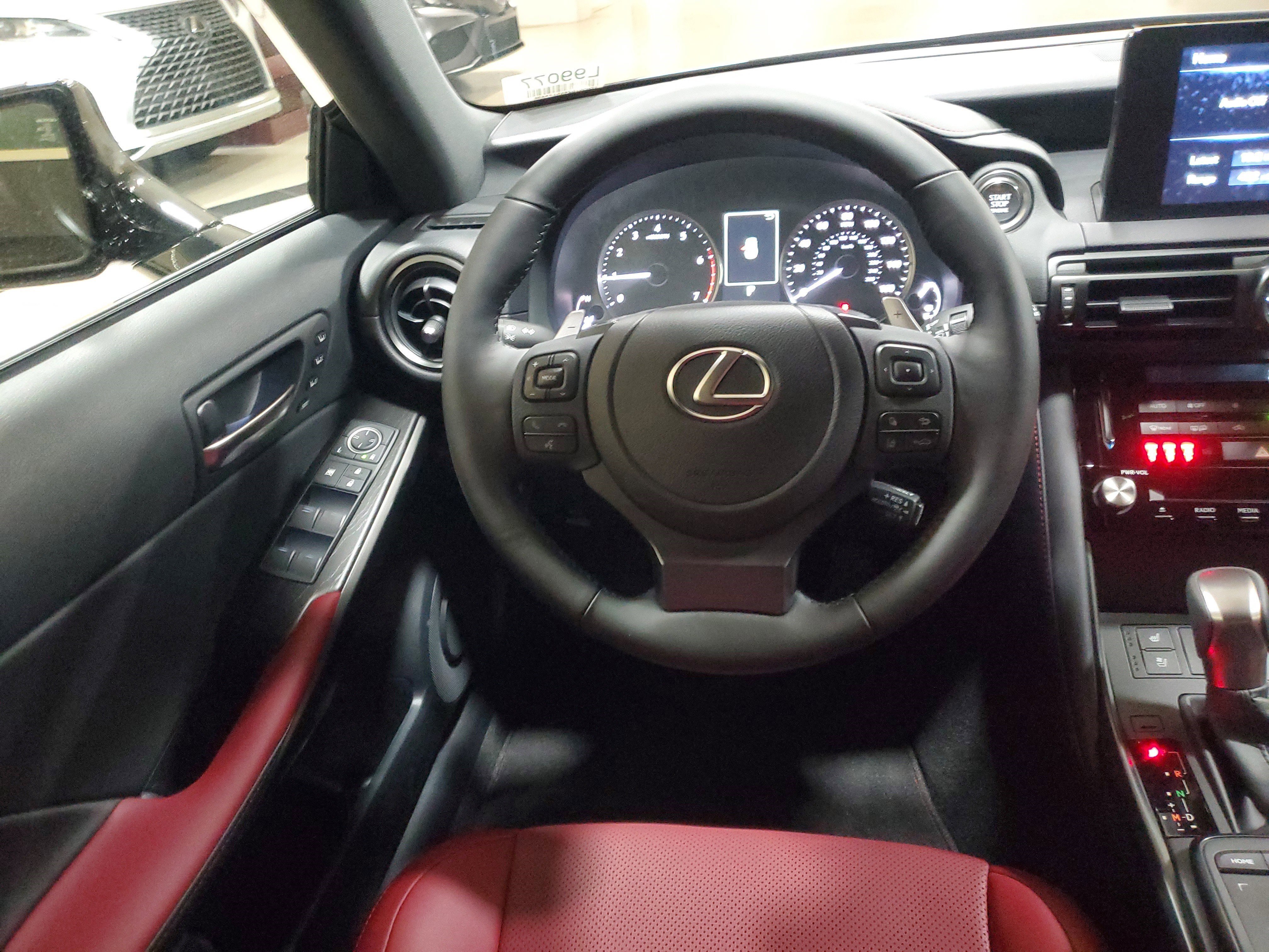 2025 Lexus IS 300 photo 8