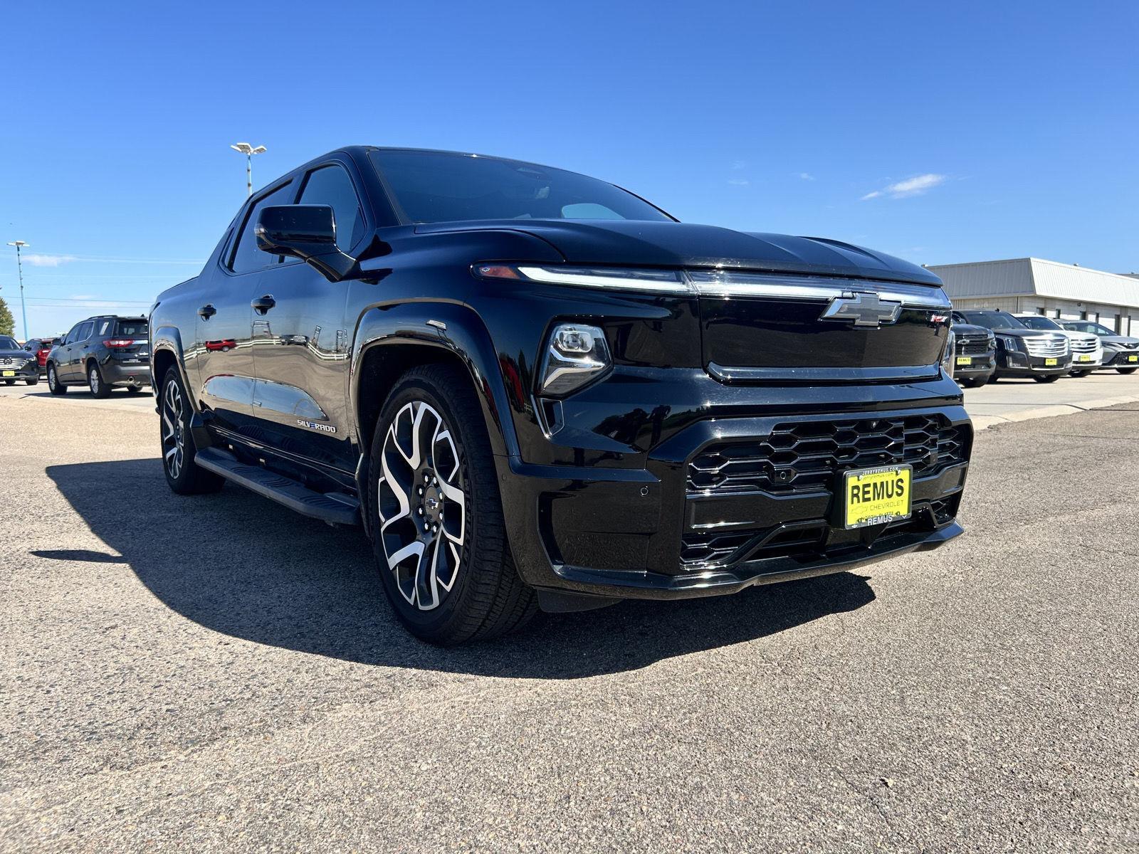 2024 Chevrolet Silverado EV RST's photo