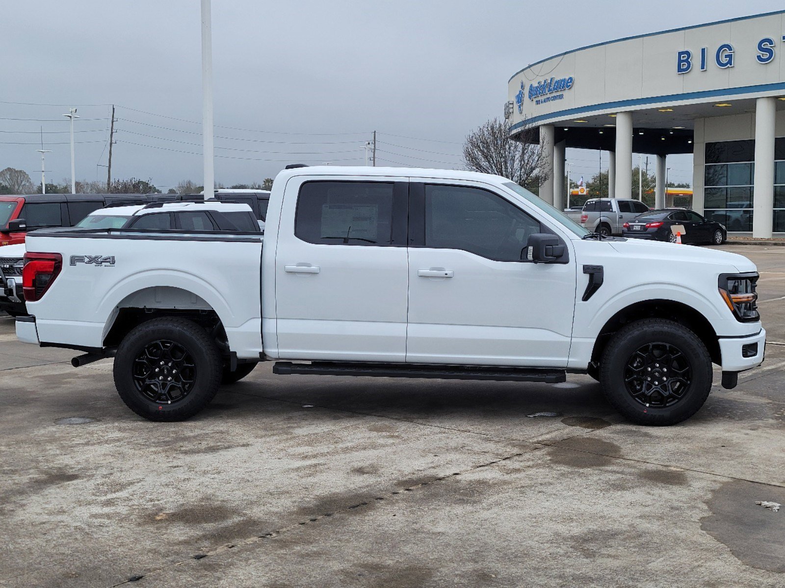 2025 Ford F-150 XLT photo 3