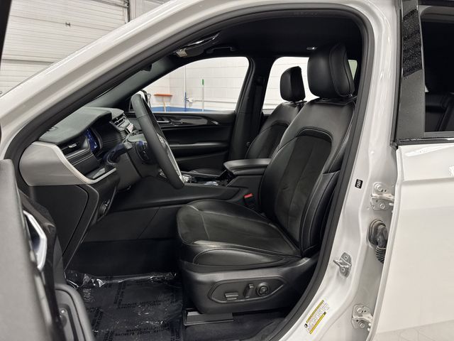 2023 Jeep Grand Cherokee Altitude X photo 2