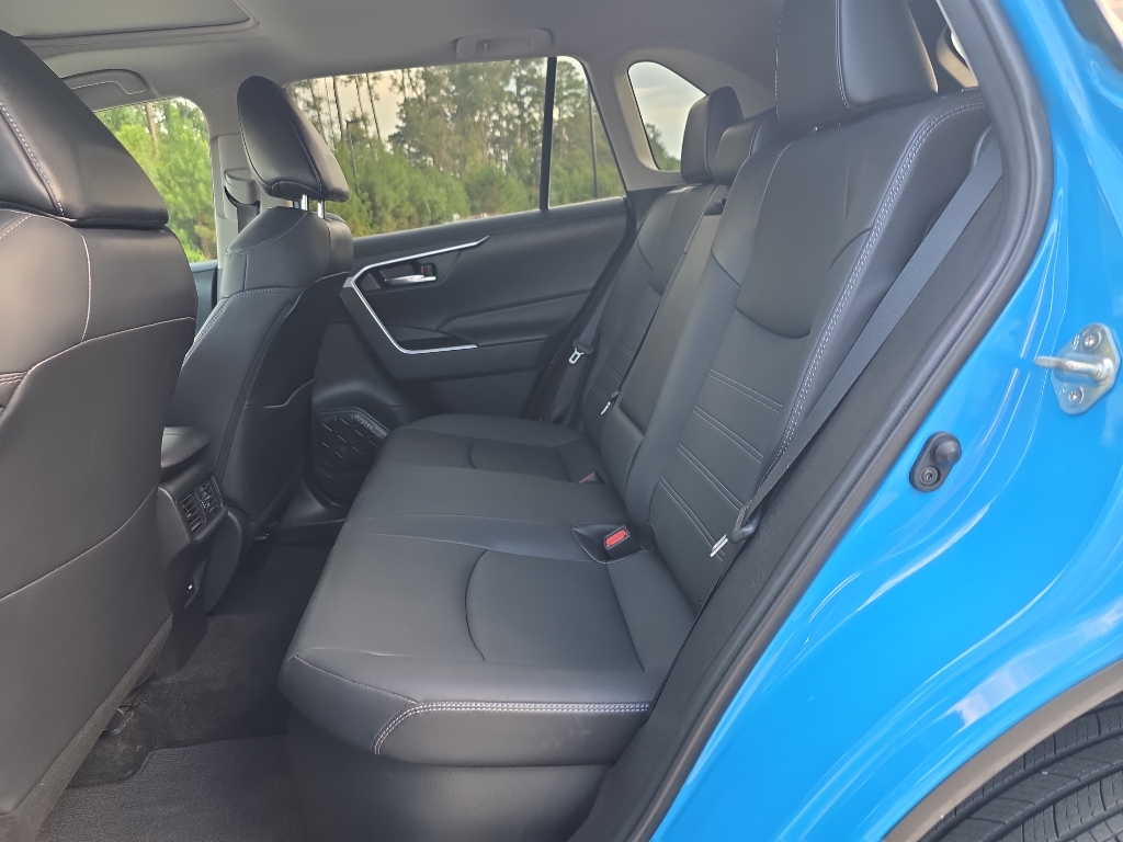 2021 Toyota RAV4 Hybrid XLE Premium photo 23