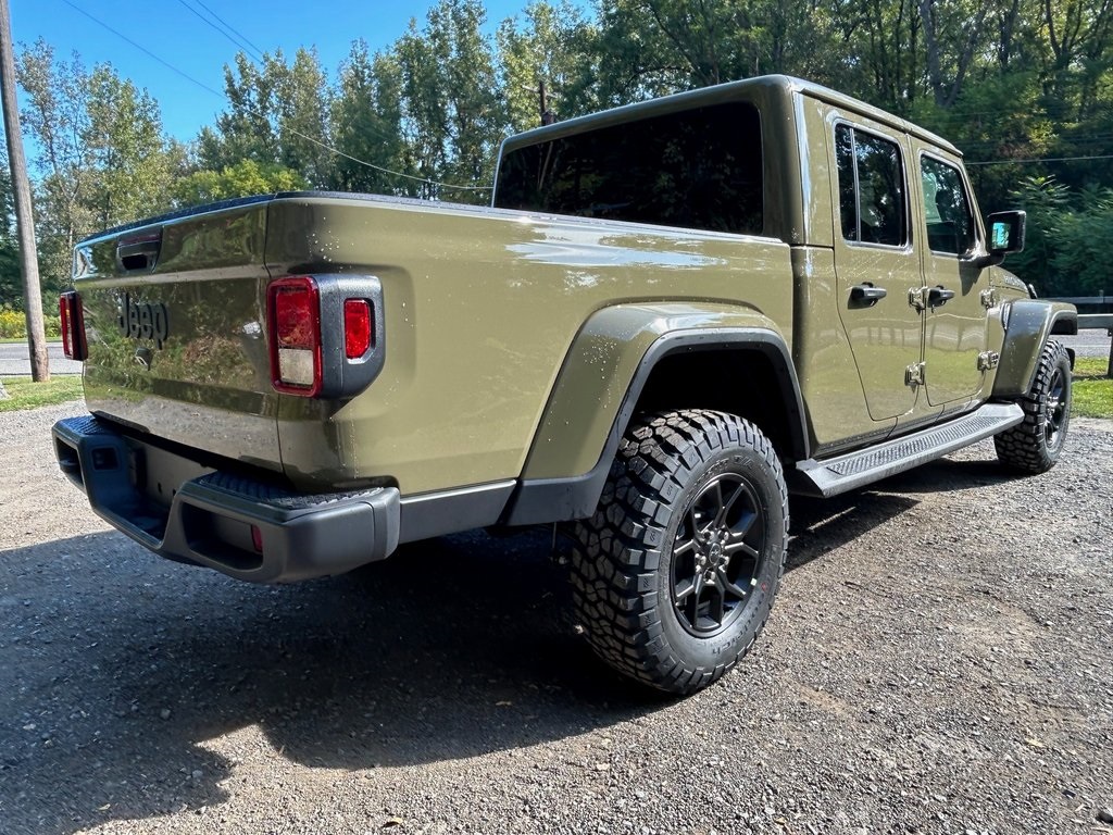 2025 Jeep Gladiator Sport photo 9