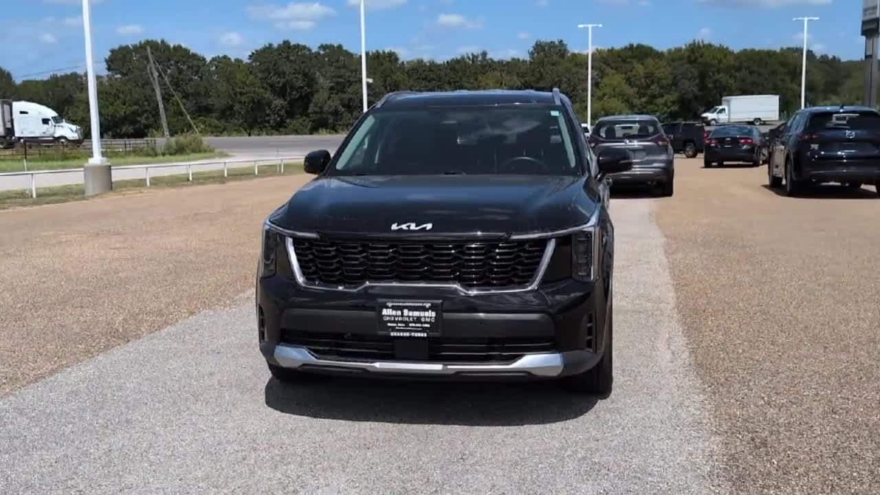 2024 Kia Sorento S photo 3
