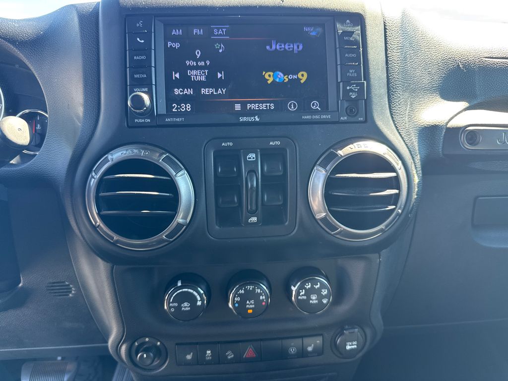 2018 Jeep Wrangler Unlimited Altitude photo 24