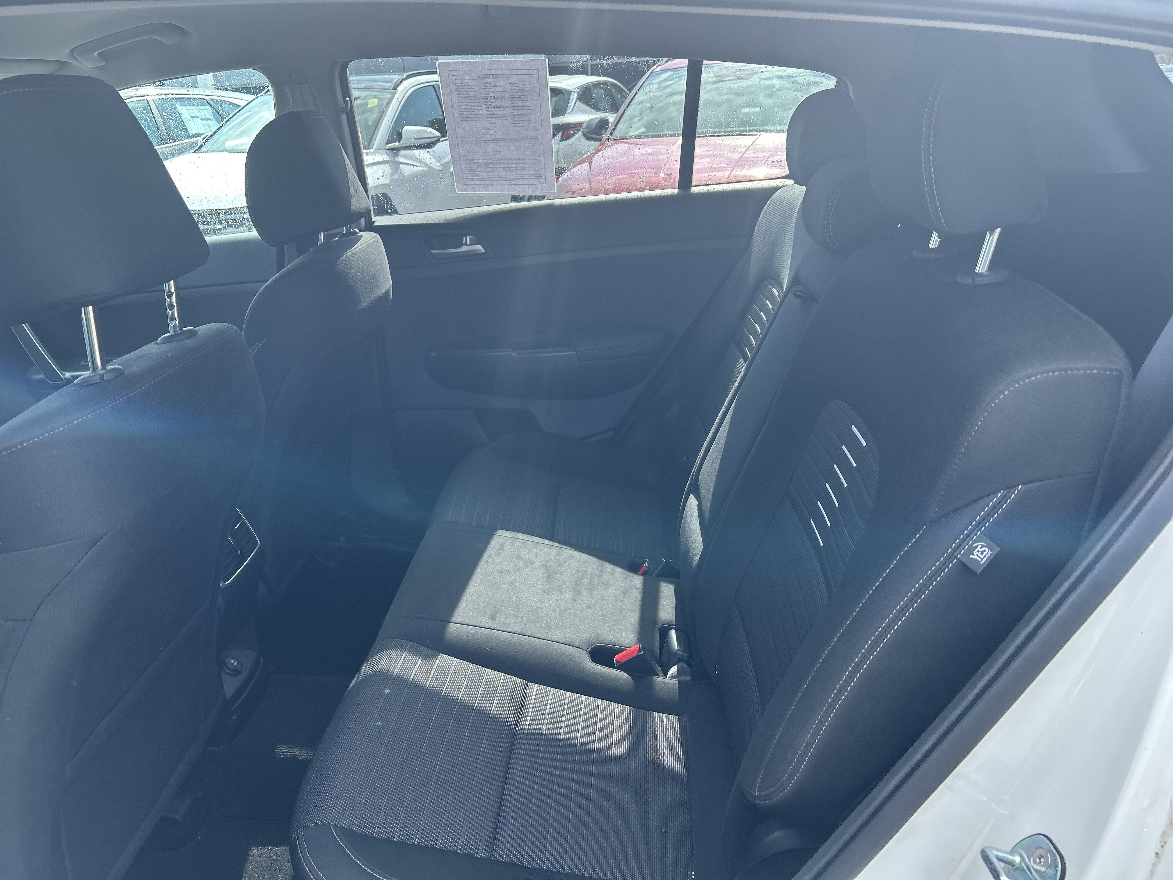 2022 Kia Sportage LX Value Edition photo 2