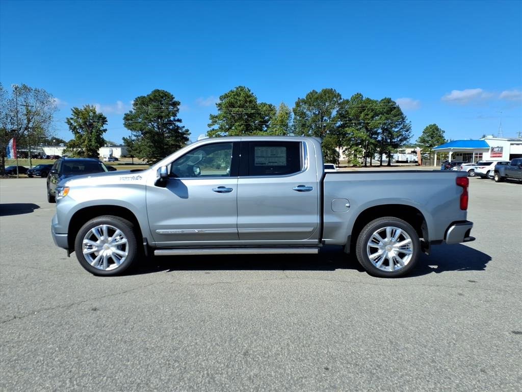 2025 Chevrolet Silverado 1500 High Country photo 2