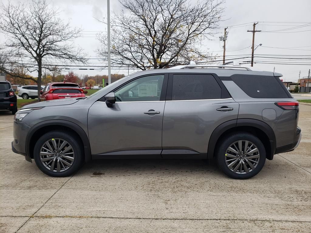 2025 Nissan Pathfinder SL photo 3