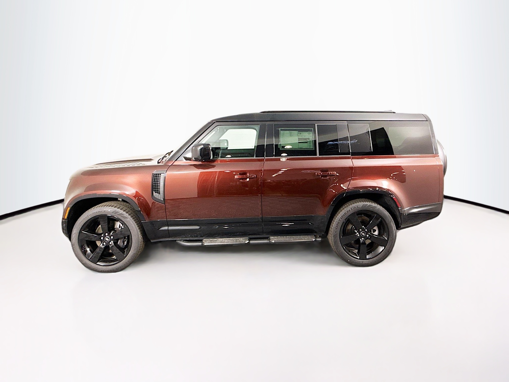 2025 Land Rover Defender 130 X-Dynamic SE photo 5