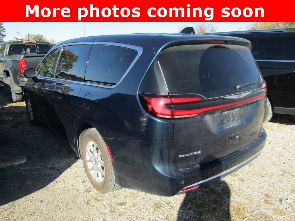 2025 Chrysler Pacifica photo 3