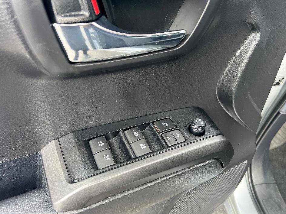 2023 Toyota Tacoma TRD Off-Road photo 18
