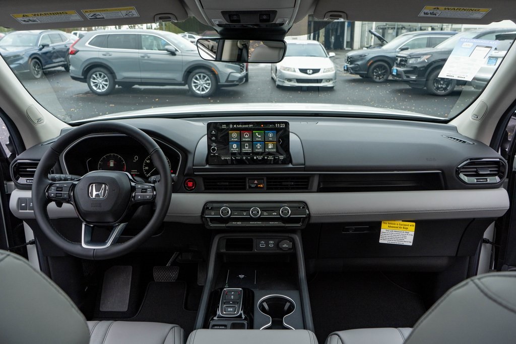 2025 Honda Pilot Touring photo 18