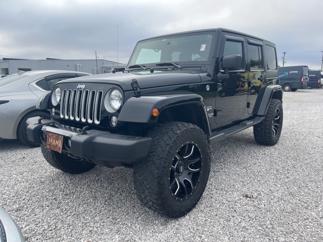 2016 Jeep Wrangler Unlimited Sahara photo 2