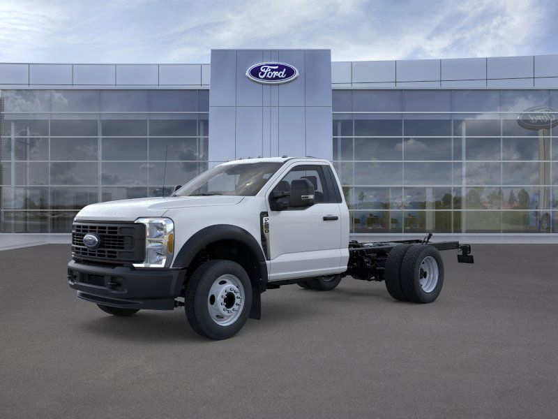 2026 Ford F-550 photo 3