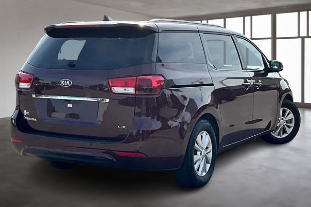 2016 Kia Sedona LX photo 3