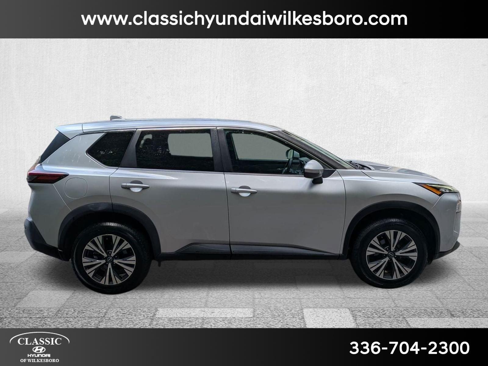 2022 Nissan Rogue SV photo 4