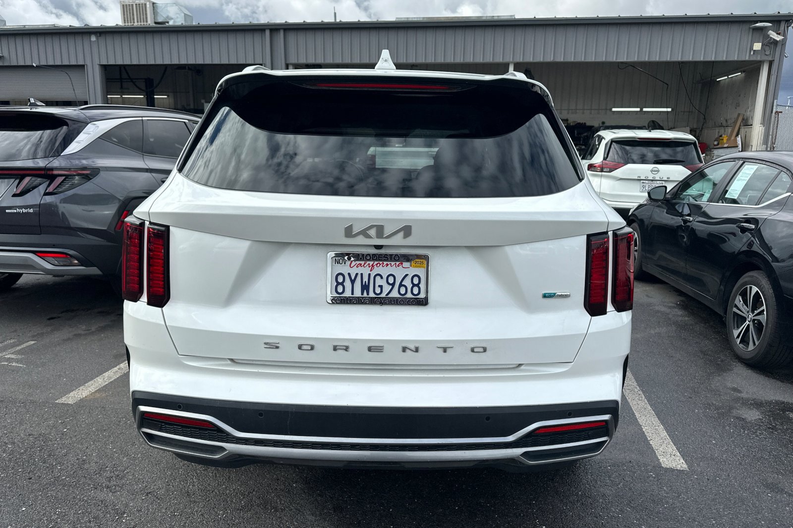 2022 Kia Sorento Hybrid S photo 3