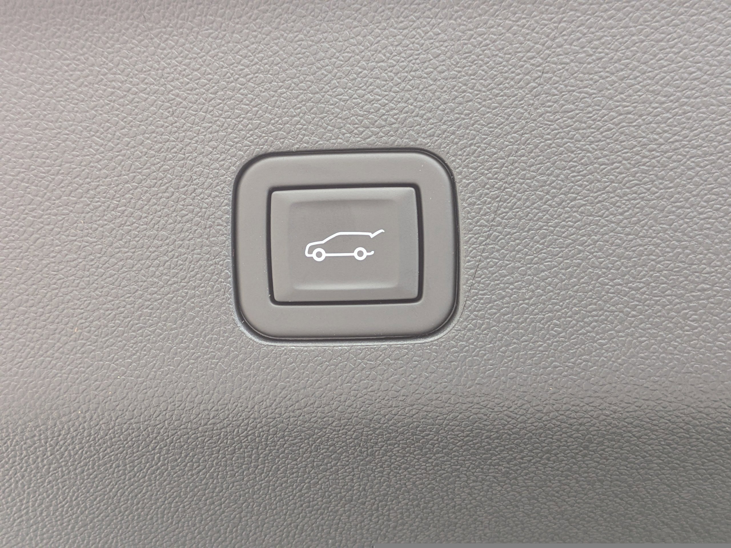 2025 Chevrolet Suburban High Country photo 13