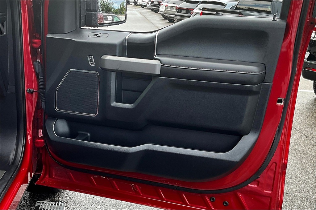 2020 Ford F-150 Platinum photo 29