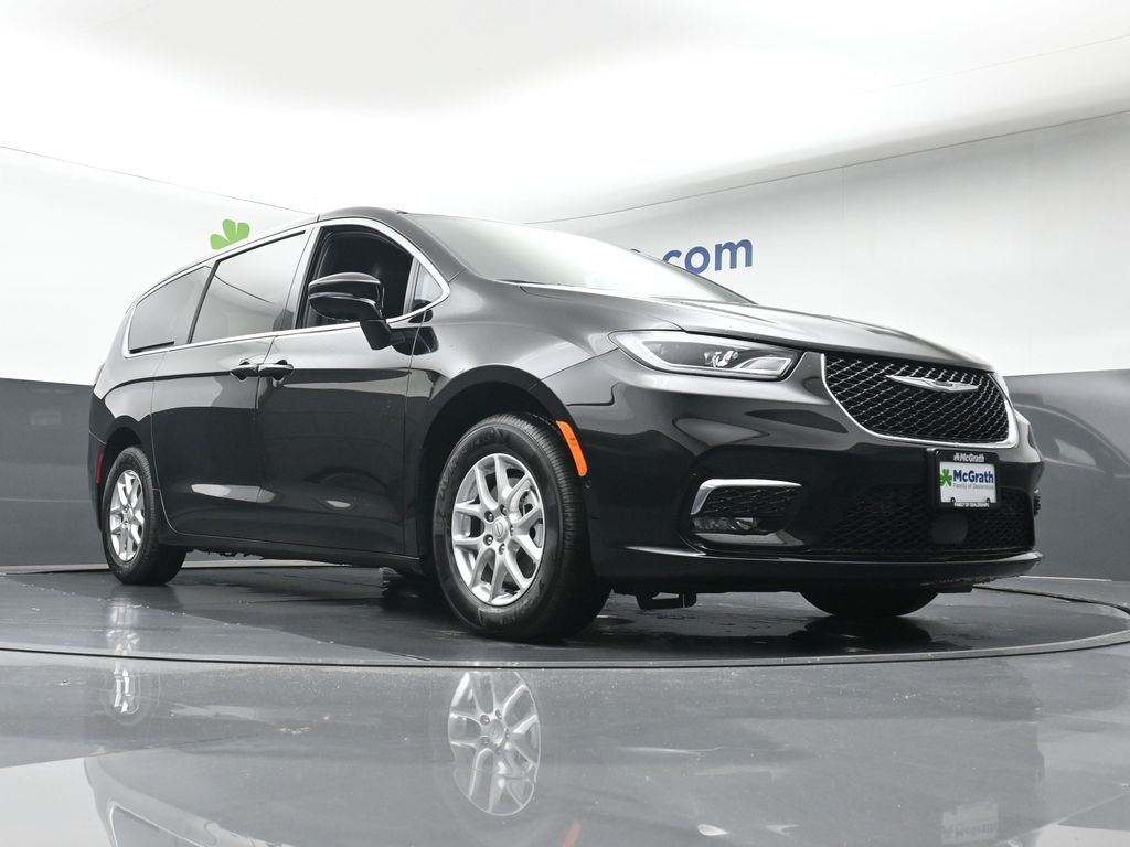 2026 Chrysler Pacifica photo 30