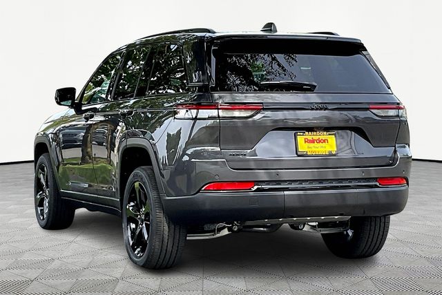 2025 Jeep Grand Cherokee Altitude photo 3