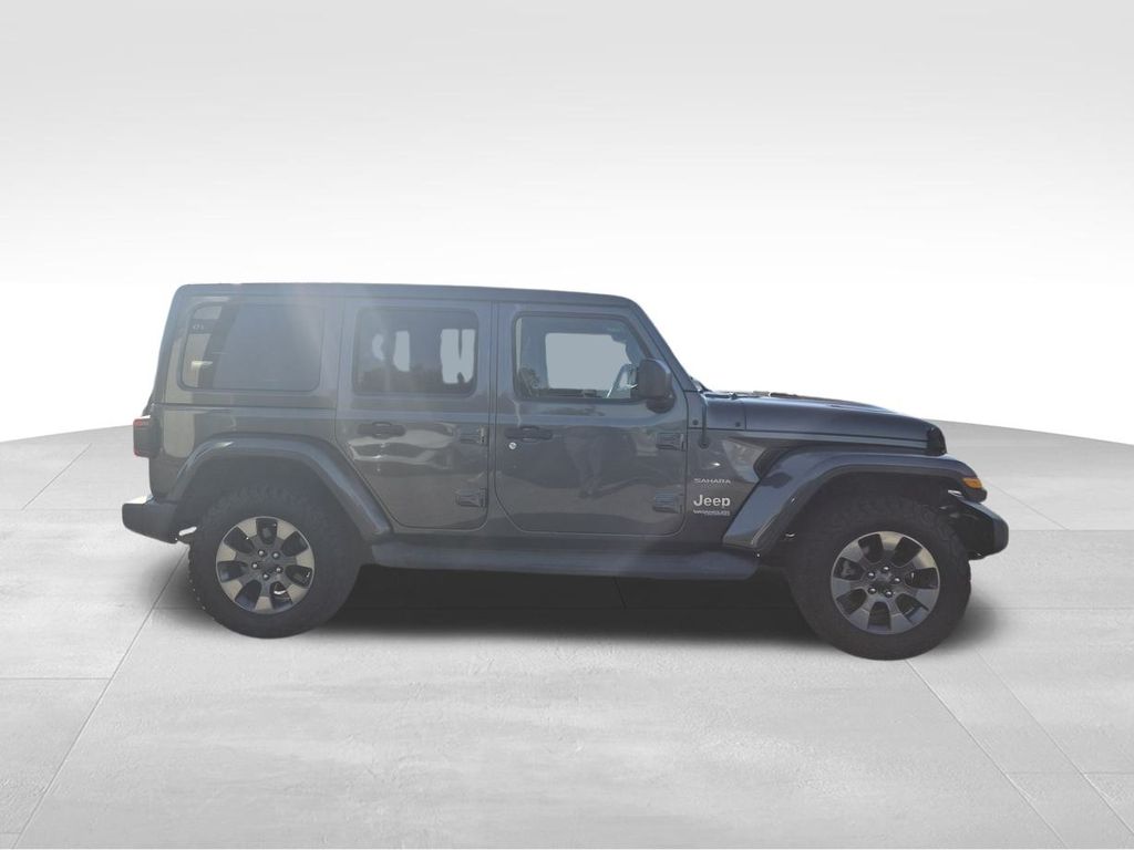 2019 Jeep Wrangler Unlimited Sahara photo 2