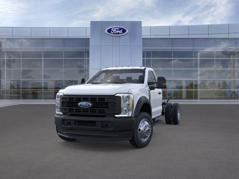 2025 Ford F-550 photo 2