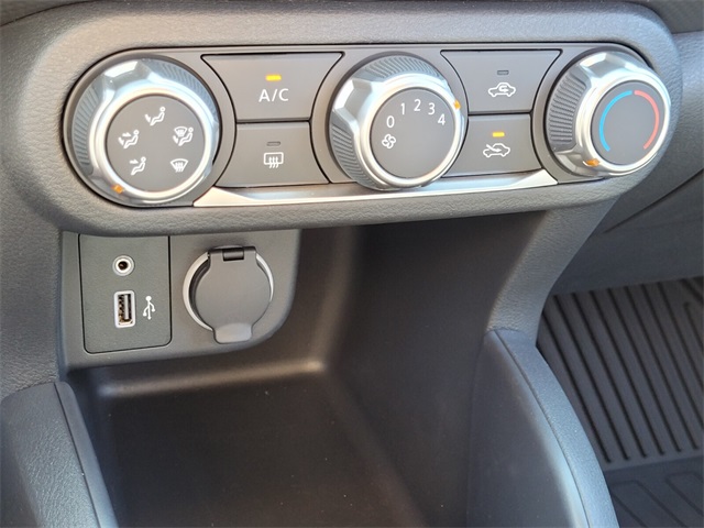 2024 Nissan Kicks S photo 19