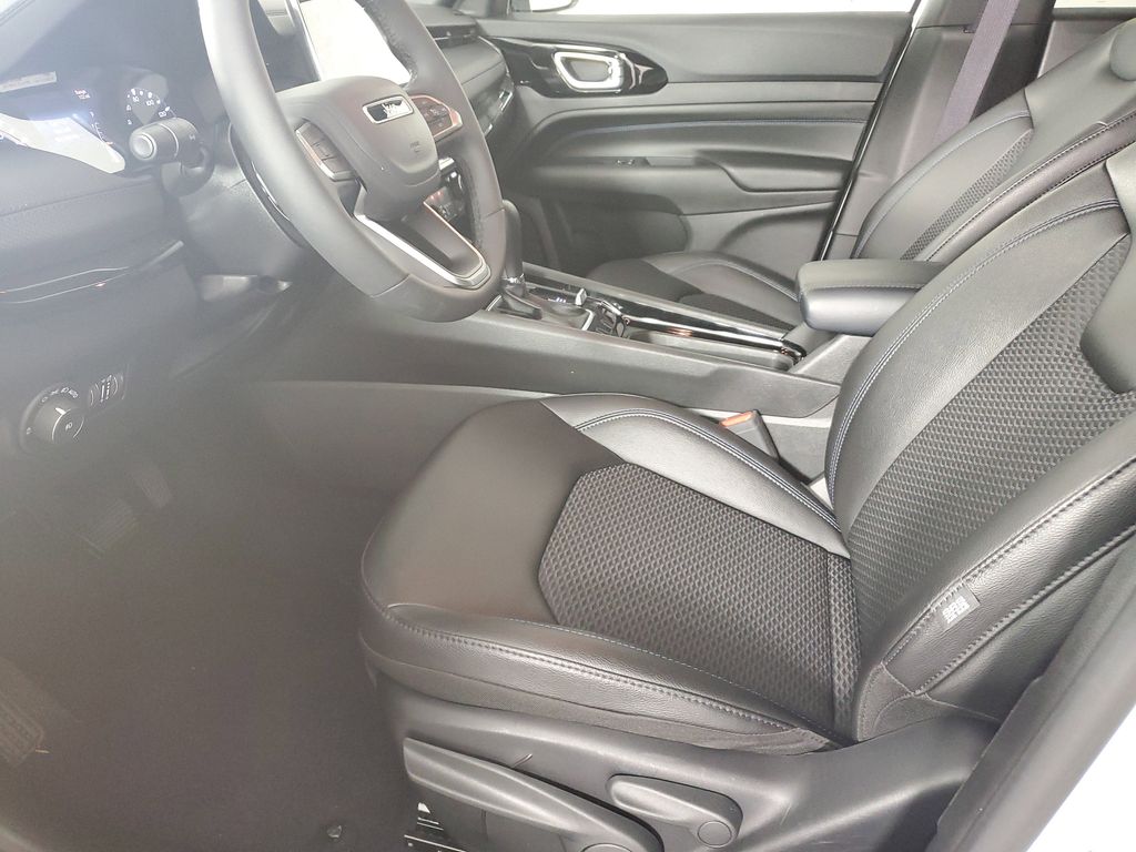 2025 Jeep Compass Latitude photo 8