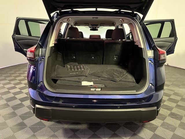 2025 Nissan Rogue SV photo 25