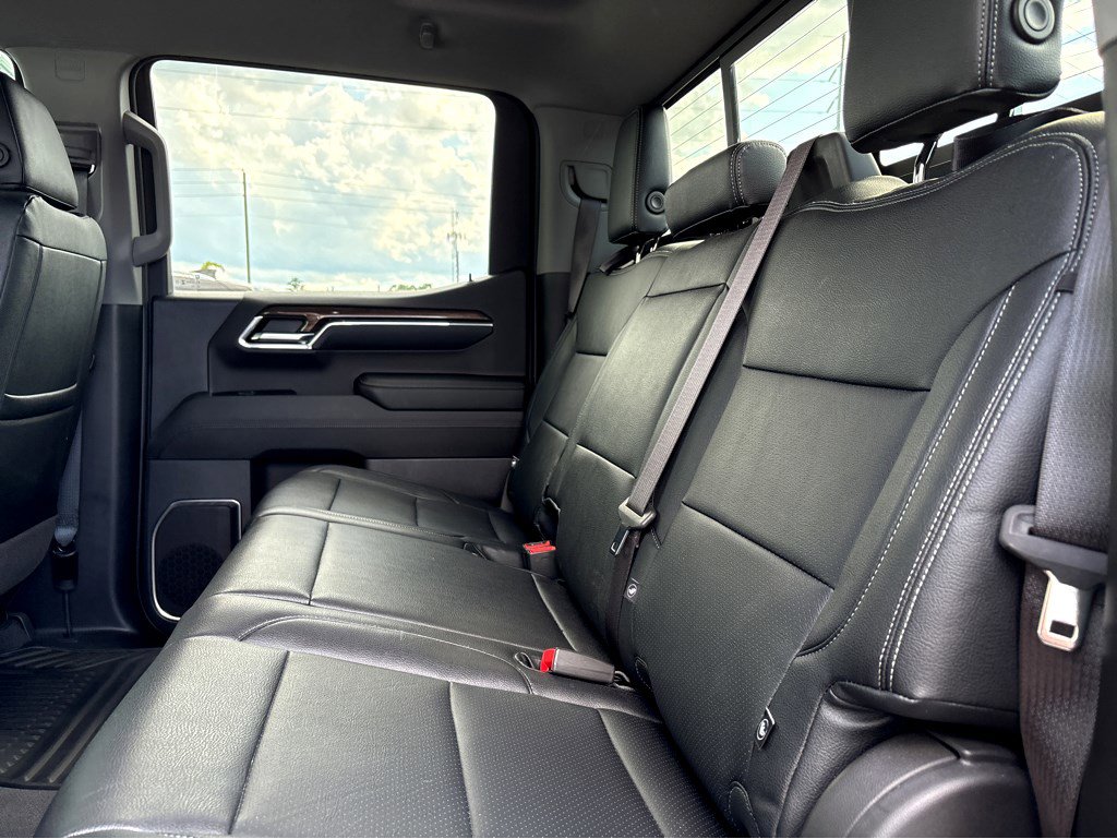 2024 Chevrolet Silverado 1500 RST photo 15