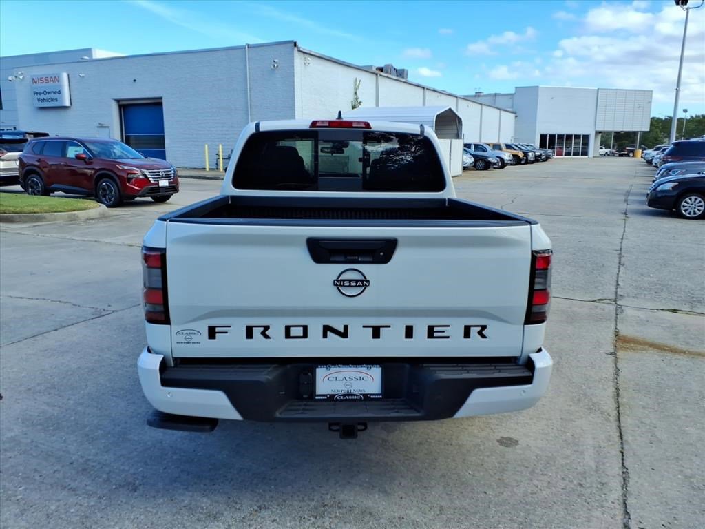 2026 Nissan Frontier Crew Cab SV photo 4