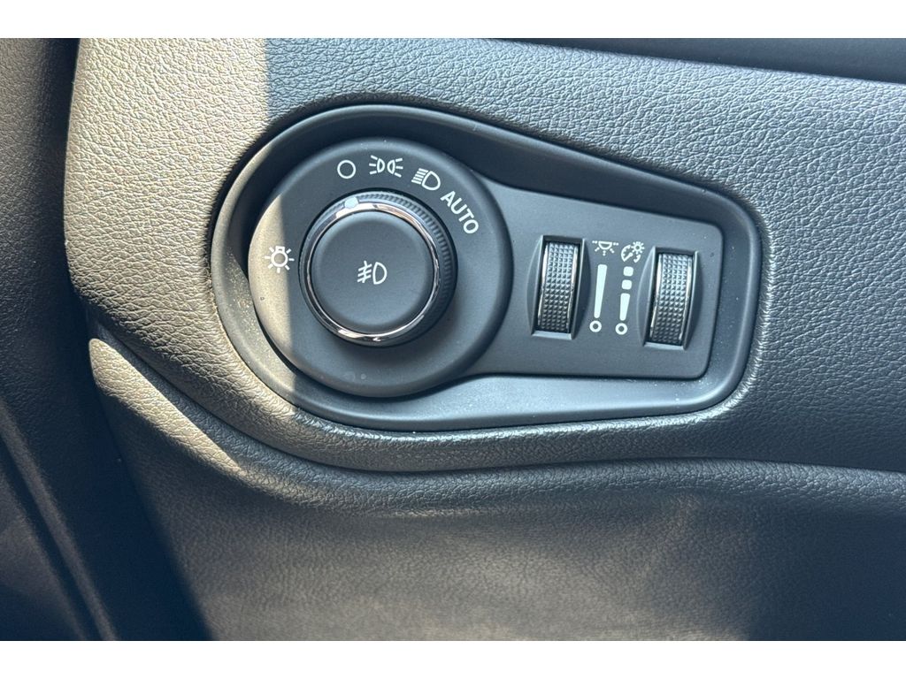 2022 Jeep Renegade Latitude photo 35