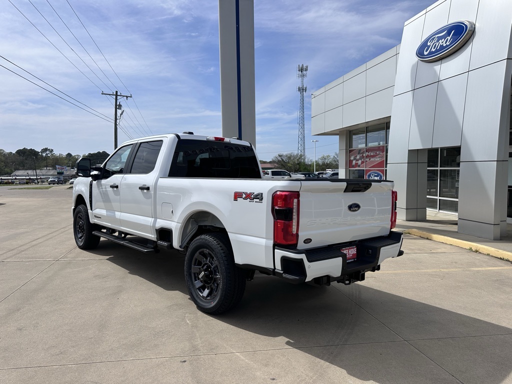 2025 Ford F-250 photo 2