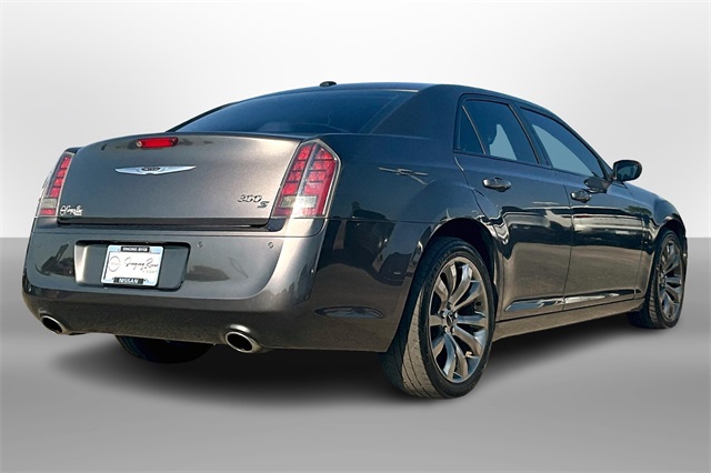 2014 Chrysler 300 S photo 3
