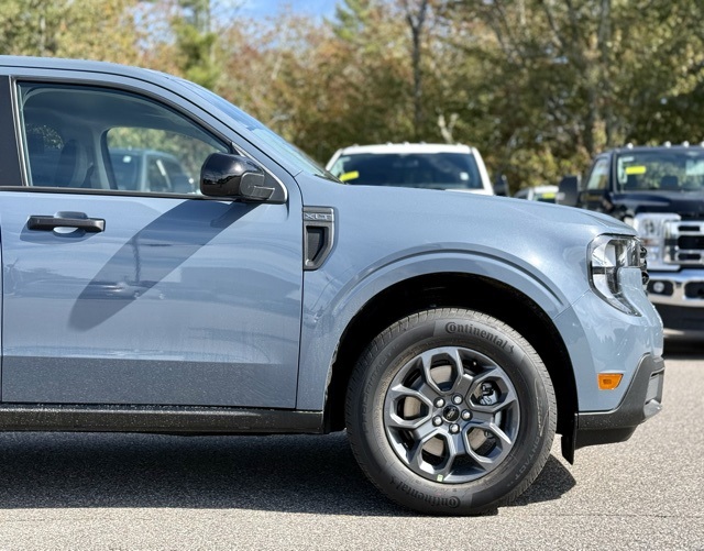 2025 Ford Maverick XLT photo 2