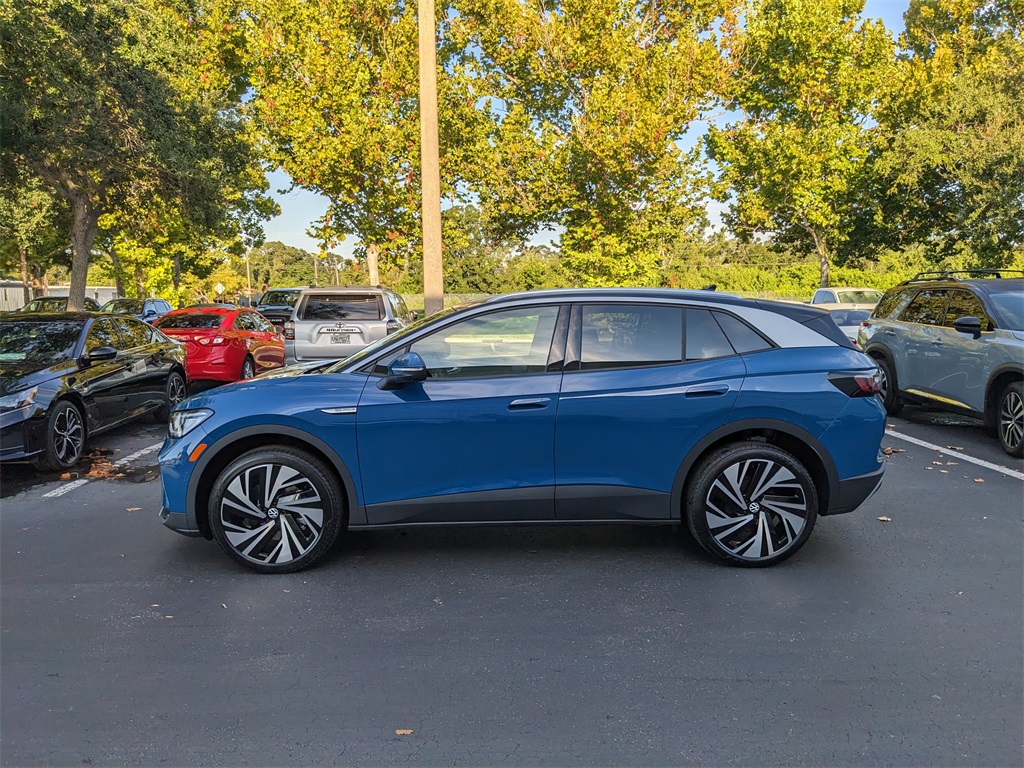 2025 Volkswagen ID.4 Pro Plus photo 3