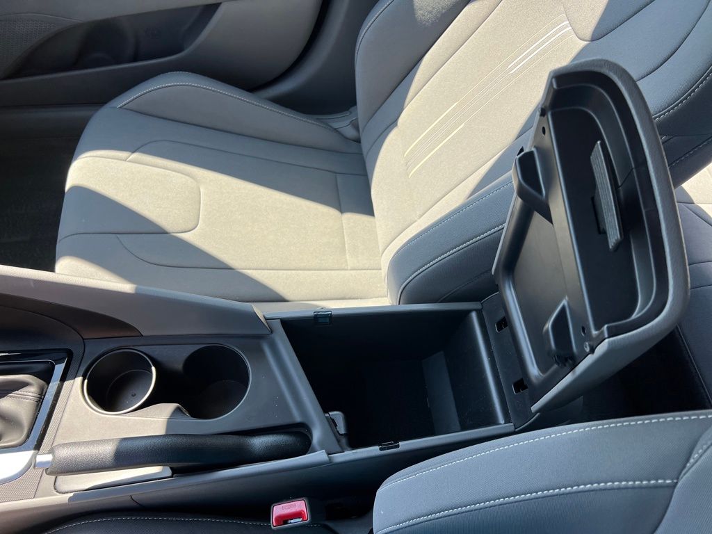2024 Hyundai Elantra SEL photo 22