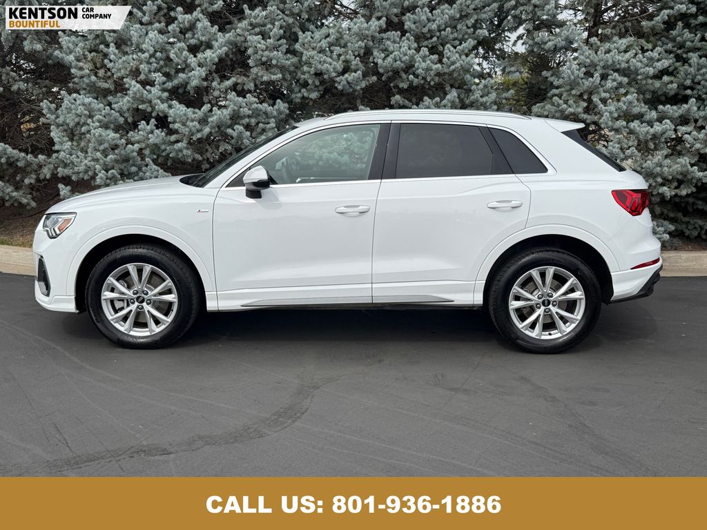 2025 Audi Q3 S line Premium photo 2