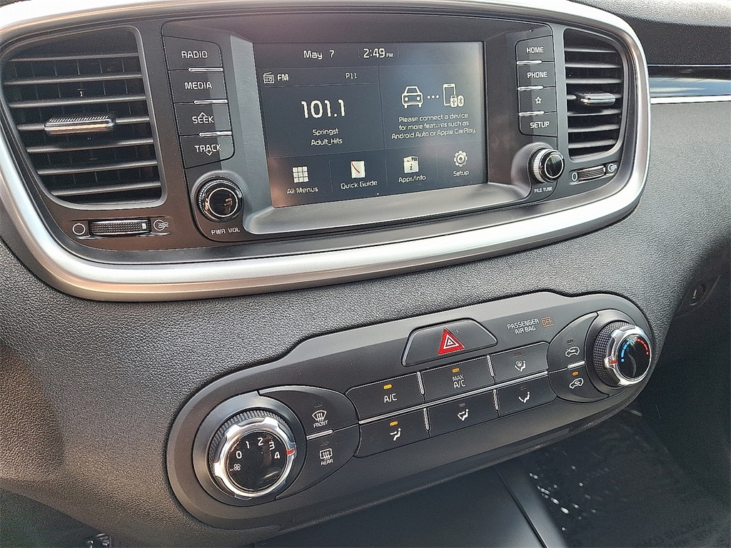 2020 Kia Sorento LX photo 23