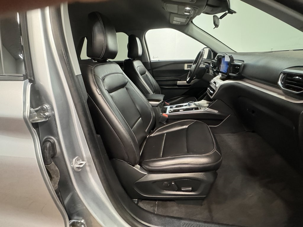 2023 Ford Explorer XLT photo 10