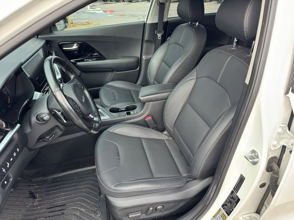 2022 Kia Niro Touring Special Edition photo 9