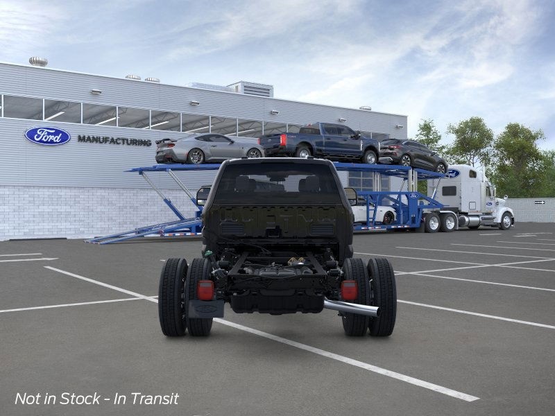 2025 Ford F-450 photo 3
