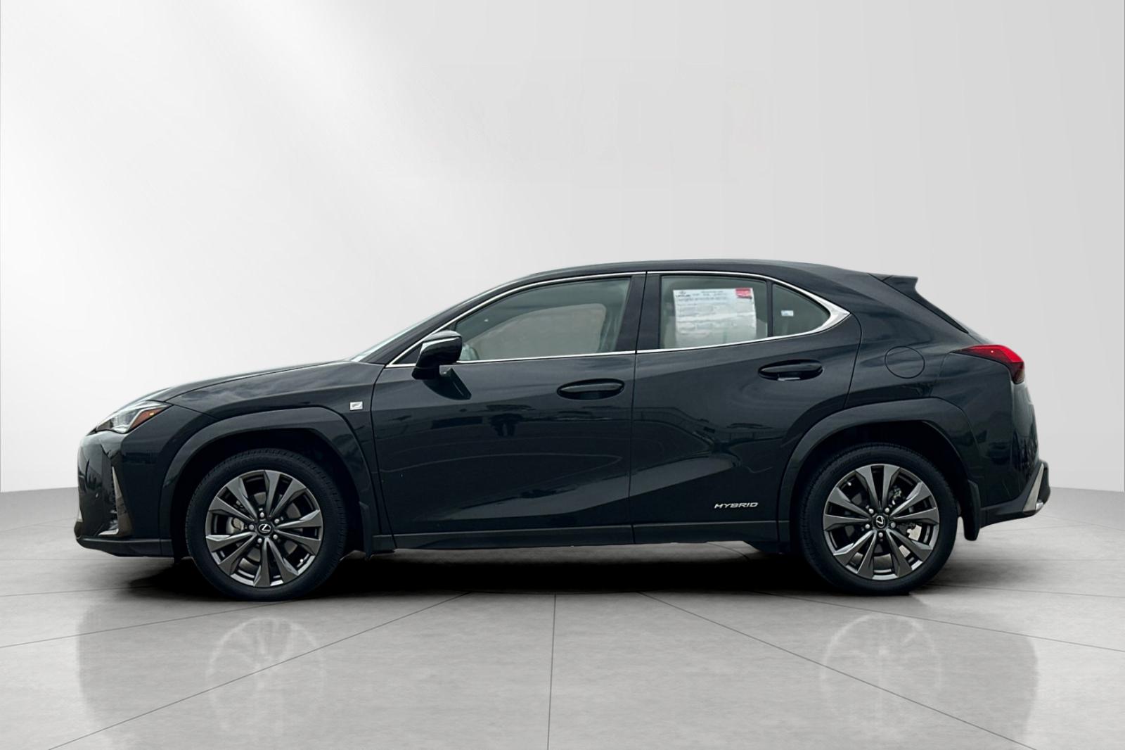 2022 Lexus UX 250h F SPORT photo 6